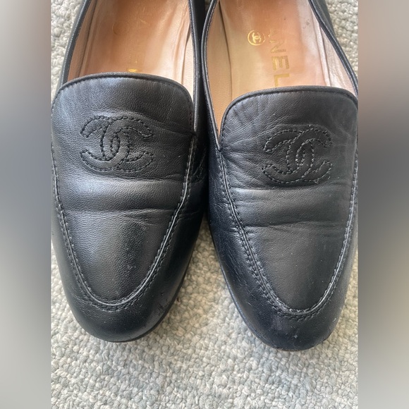 CHANEL Vintage Woman’s Black Lambskin Loafers - Picture 5 of 14